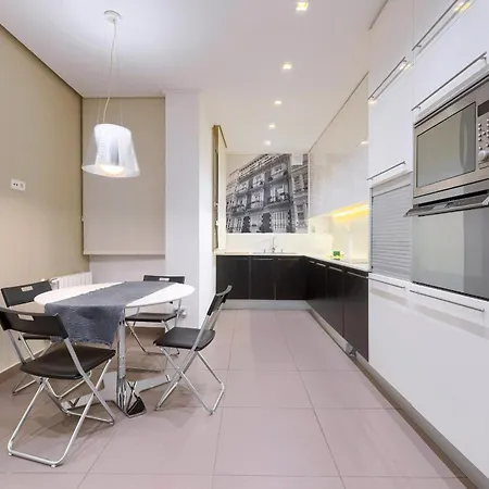 Elegante Vt En El Casco Viejo - Junto Al Metro Більбао