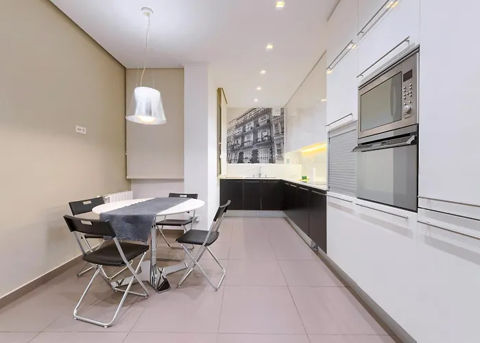 Elegante Vt En El Casco Viejo - Junto Al Metro Більбао